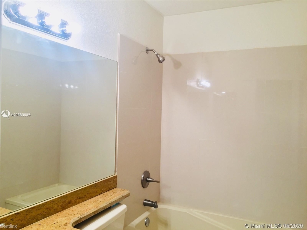 1055 Sw 113th Ter - Photo 2