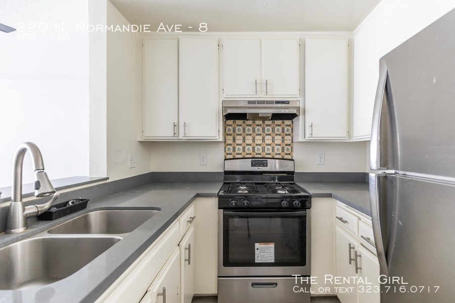 229 Normandie Ave - Photo 3