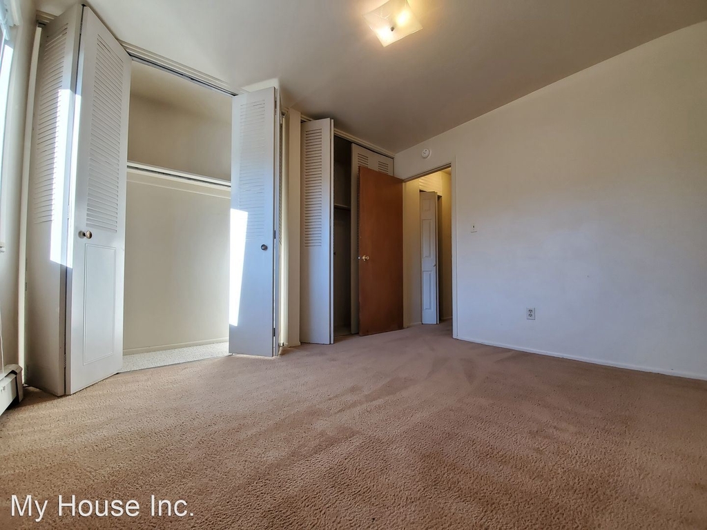 327 Mathews St. - Photo 2