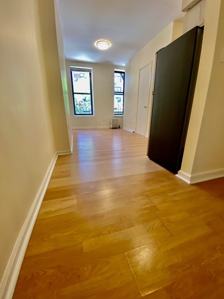 244 East 79th Street - Photo 4