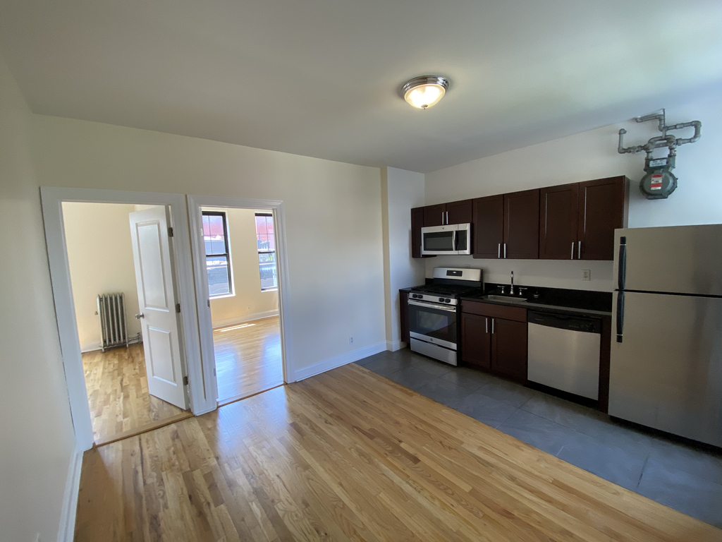 209 West 11th Street - Photo 1