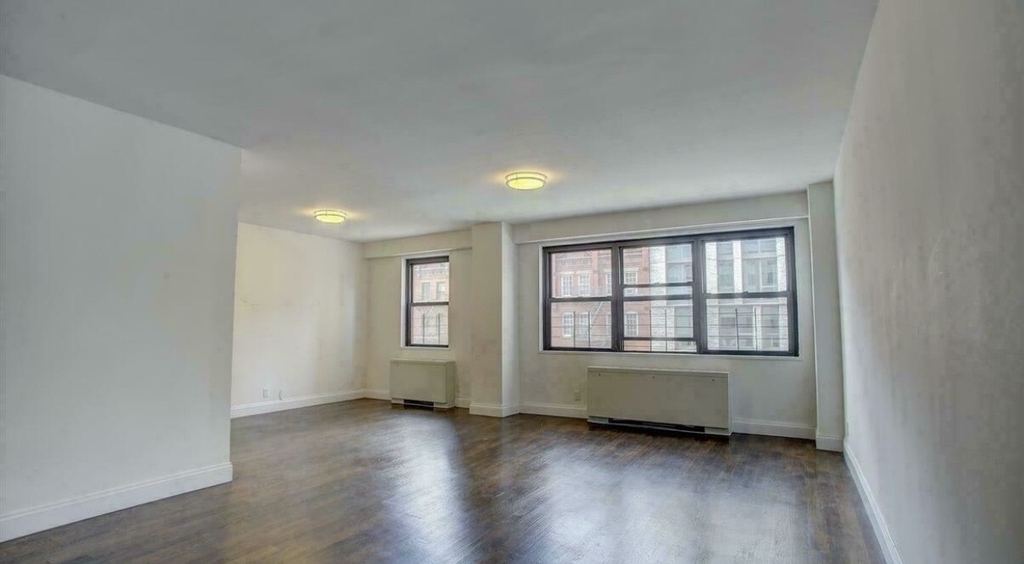 401 East 88th Street - Photo 0