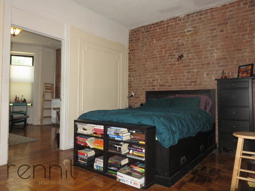 1054 Bergen Street - Photo 7