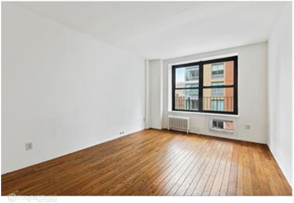 400 West 25th St - Photo 0