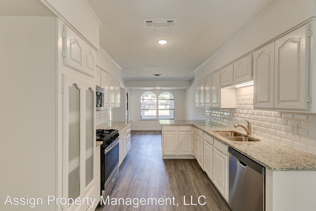 1810 Winewood Lane - Photo 26