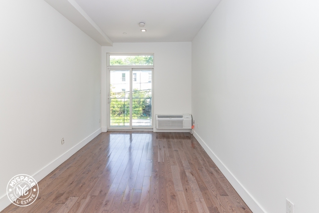 1142 Lafayette Avenue - Photo 3