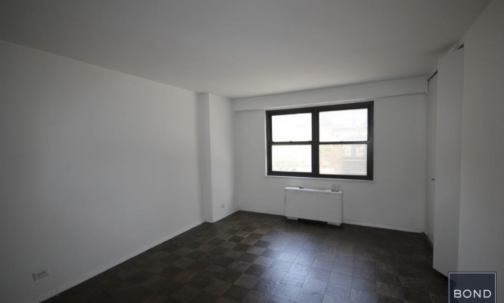 145 East 16th Street - Photo 1