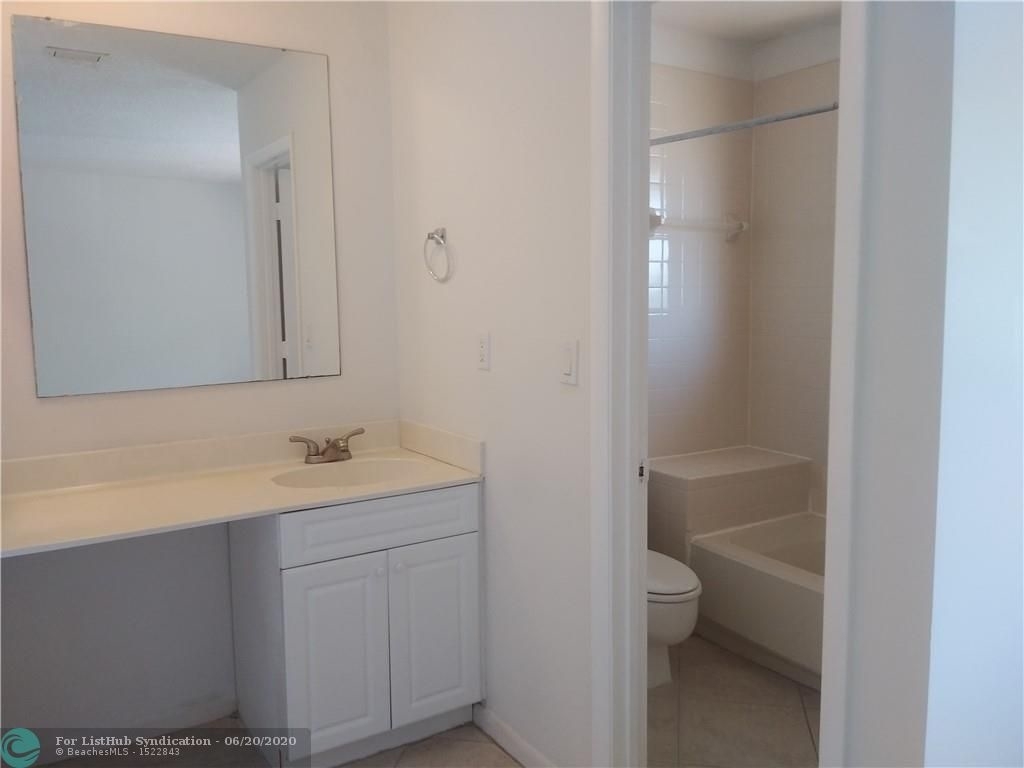 8912 Nw 38th Dr - Photo 17