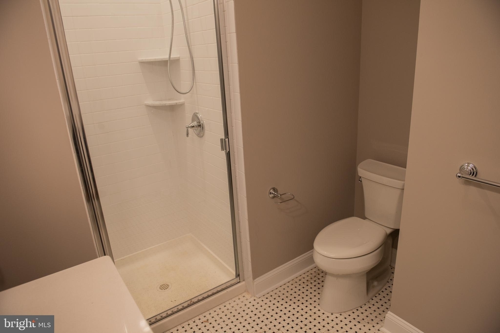 120 Lincoln Avenue - Photo 9