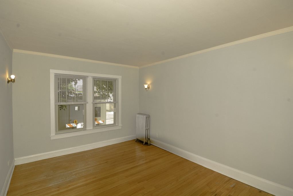 2112 Ainslie - Photo 8