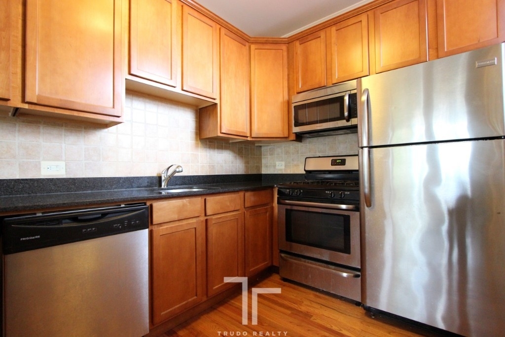 1210 West Waveland Ave. - Photo 3