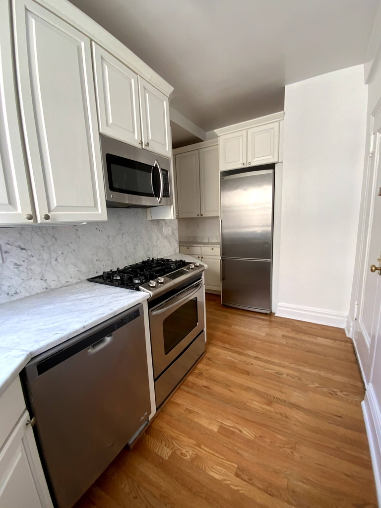 140 West 86th Street - Photo 5