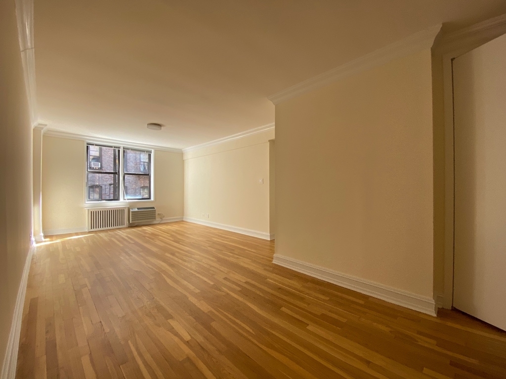 13 st 8 avenue - Photo 0