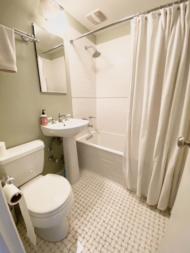 512 East 11th Street - Photo 12