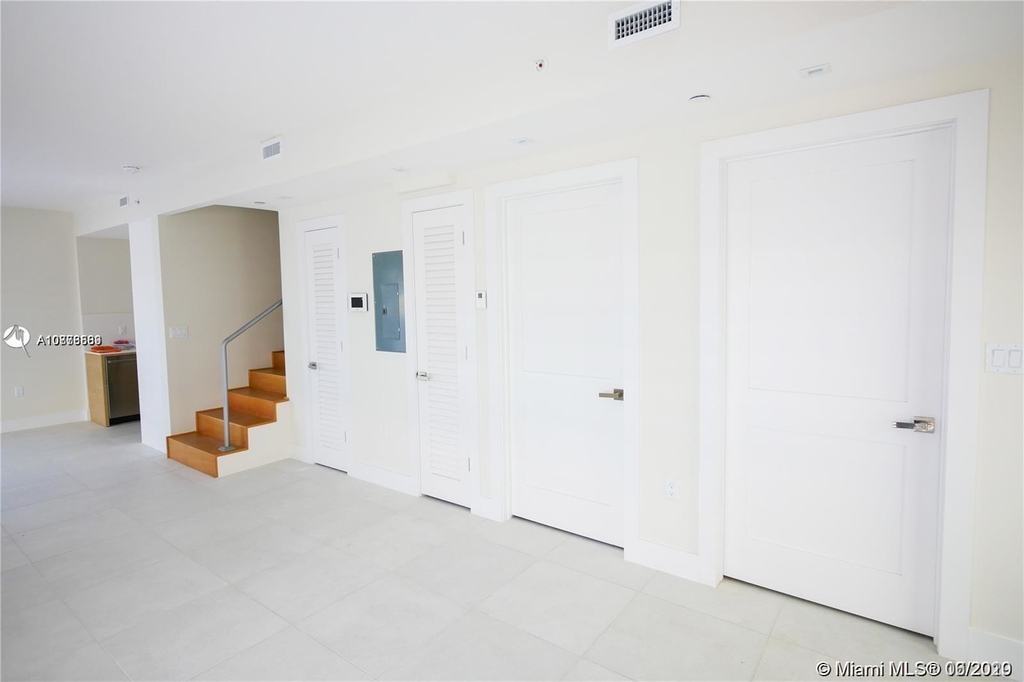 643 Jefferson Ave - Photo 3