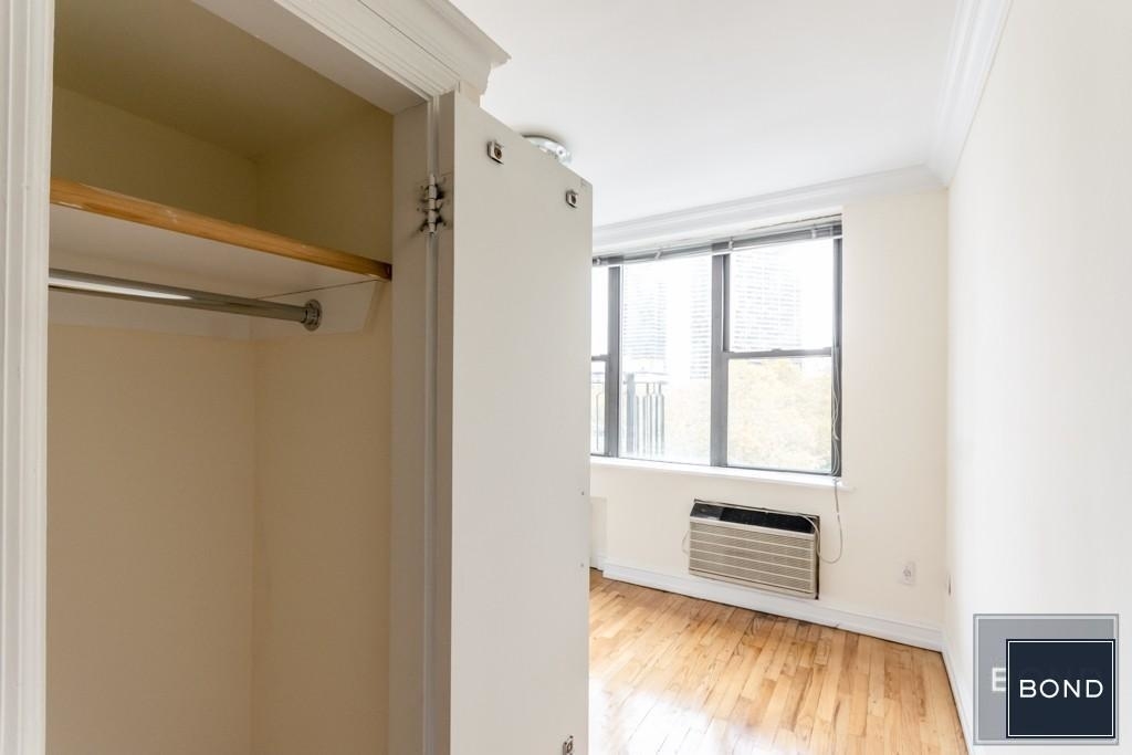 238 East 36th Street - Photo 3