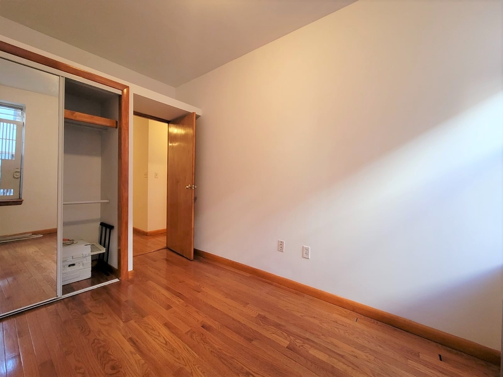 421 East 65th Street - Photo 4