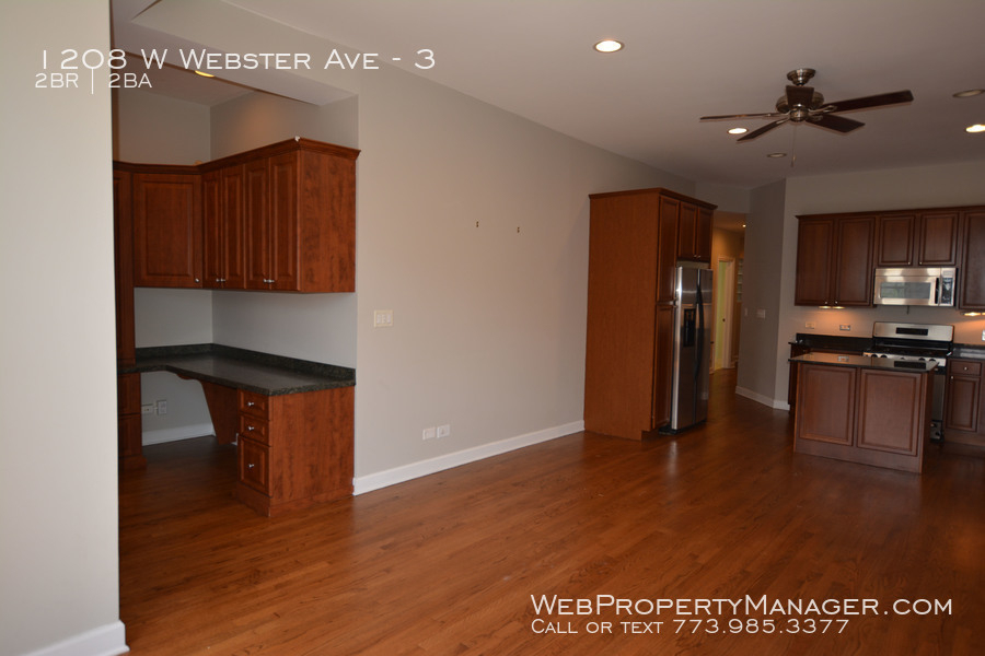 1208 W Webster Ave - Photo 2