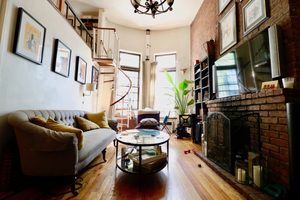 39 West 74th Street - Photo 2