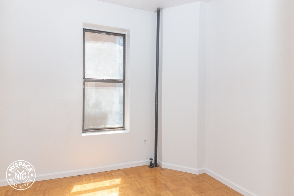 244 Roebling - Photo 1