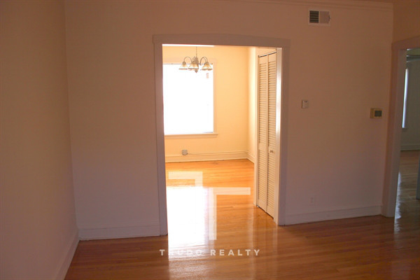 1133 Oak Ave. - Photo 1