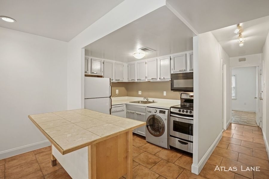 1613 Corcoran St Nw - Photo 3