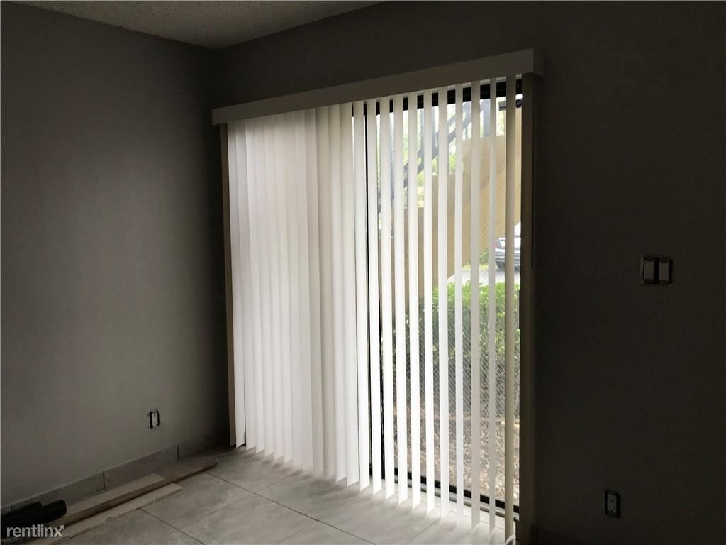 2671 Riverside Dr Apt 1 - Photo 3