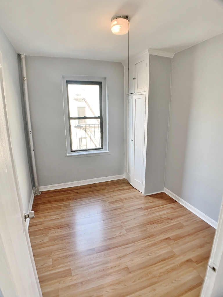 21-15 33rd Street - Photo 2