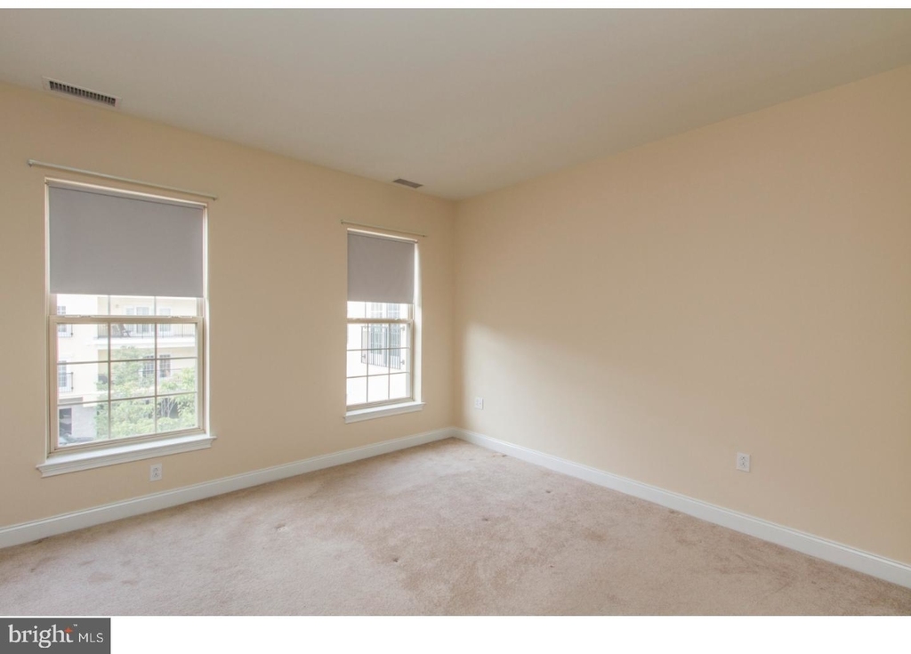 500 Admirals Way - Photo 11