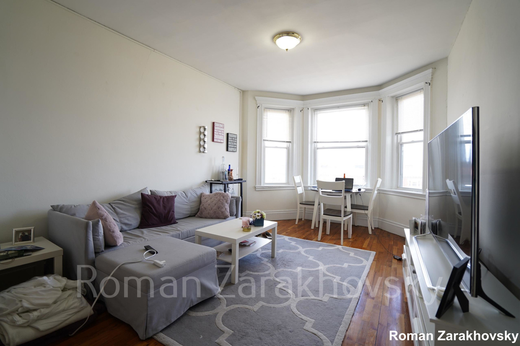 1294 Commonwealth Ave. - Photo 1