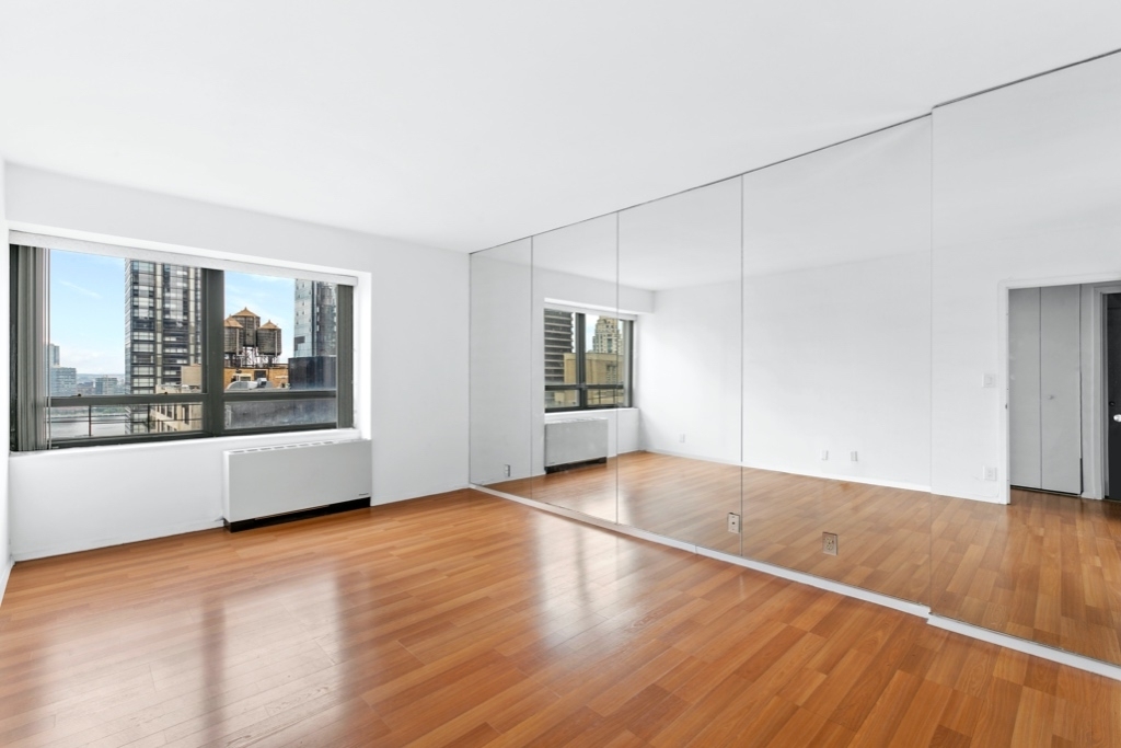 240 East 47th Street - Photo 4