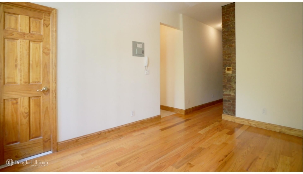 312 West 48th St - Photo 3