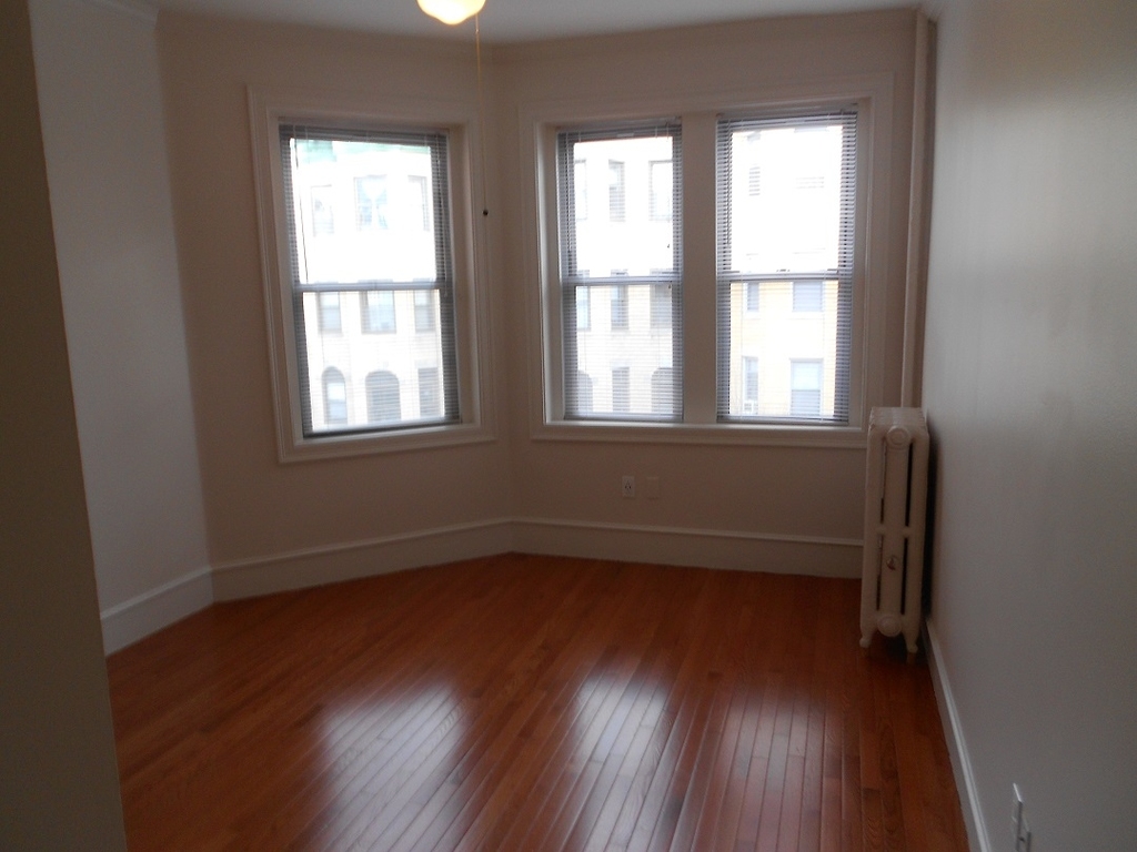 52 Burbank St. - Photo 1