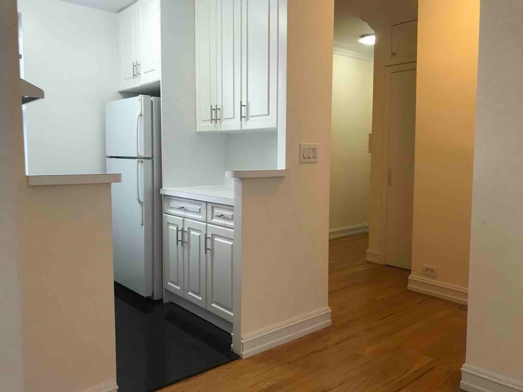 235 East 46th Street - Photo 7