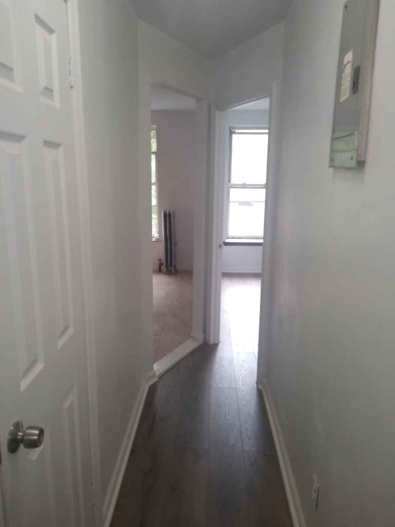 411 Tompkins Avenue - Photo 5