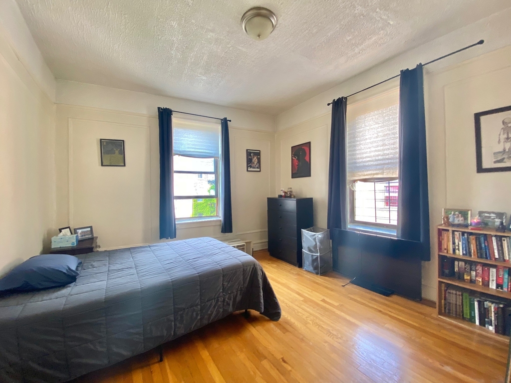 280 Crown Street - Photo 0