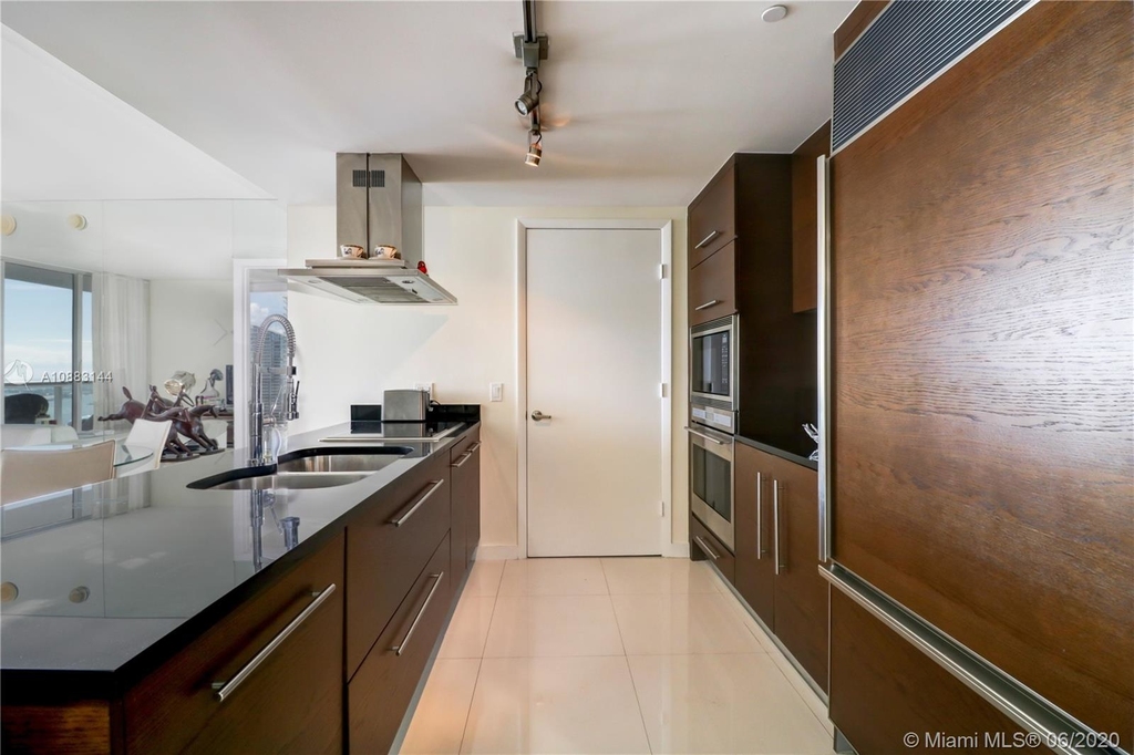 495 Brickell Ave - Photo 3