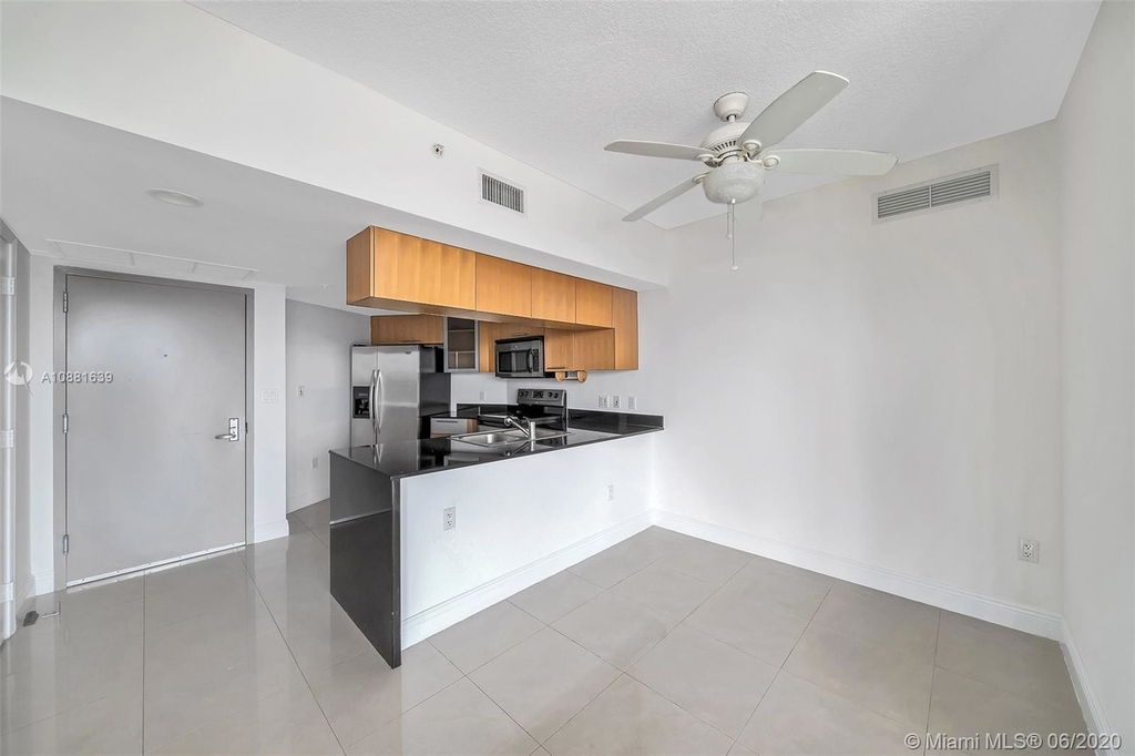 1750 N Bayshore Dr - Photo 5