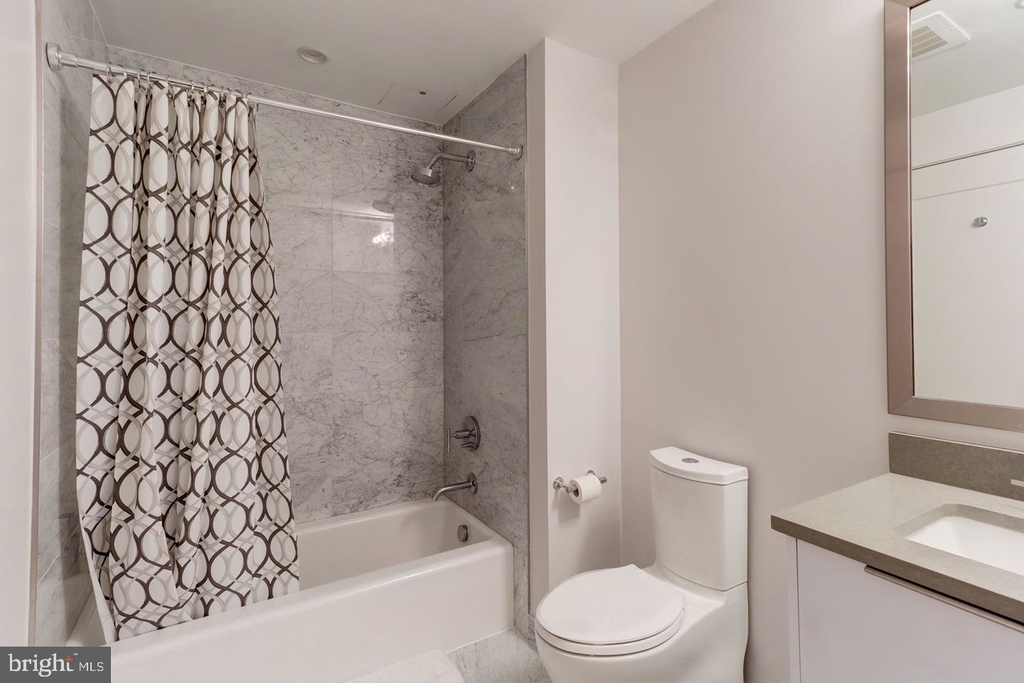 45 Sutton Sq Sw #1007 - Photo 17