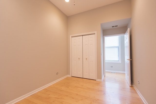 2458 West Superior - Photo 7