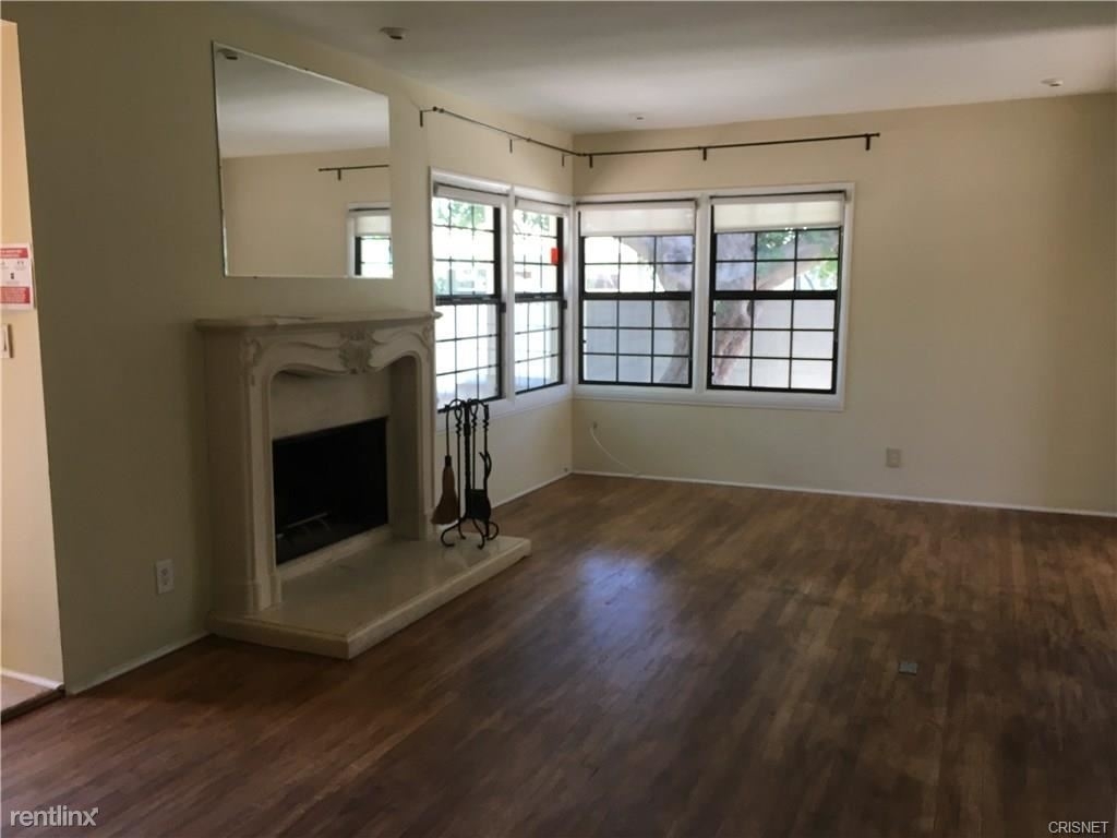 5215 Tyrone Ave - Photo 8