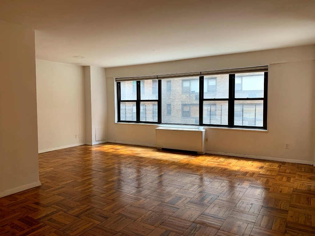 120 East 34th Street - Photo 0