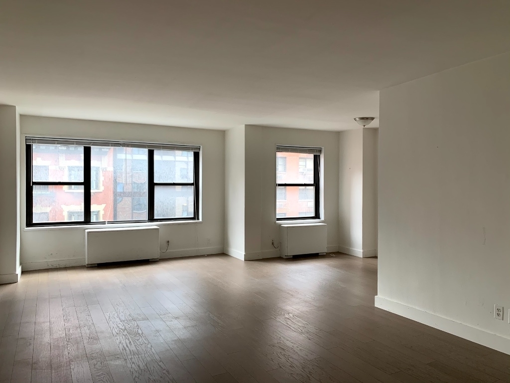 120 East 34th Street - Photo 1