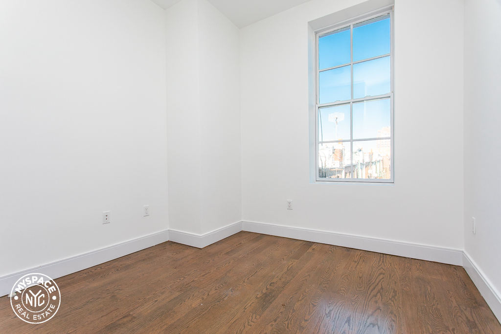 527 Knickerbocker Avenue - Photo 3