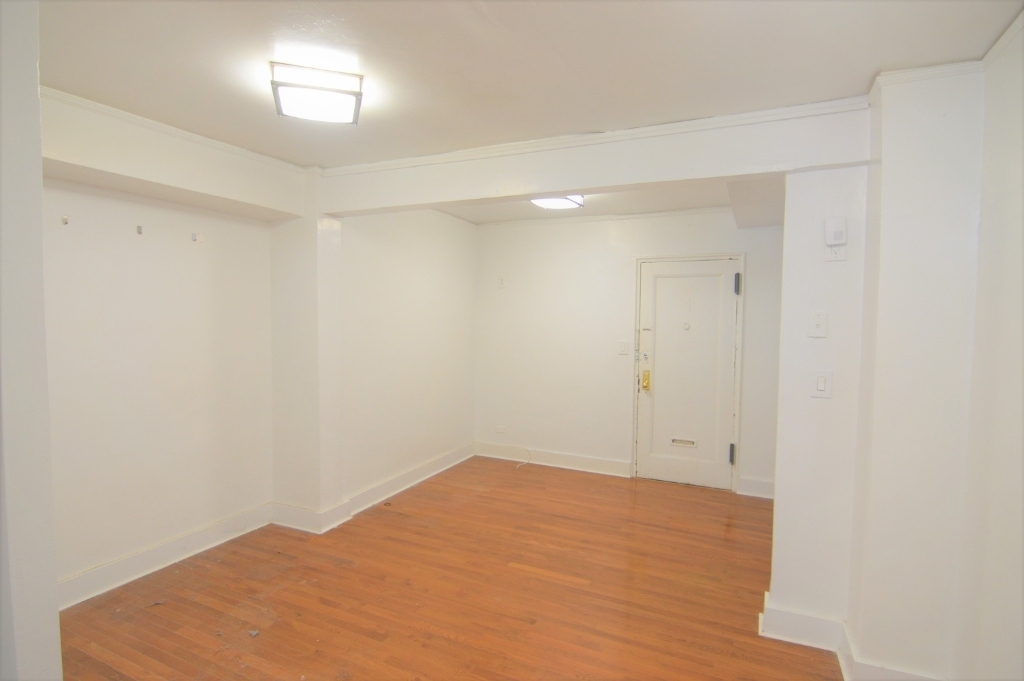 2101 Bedford Avenue - Photo 2