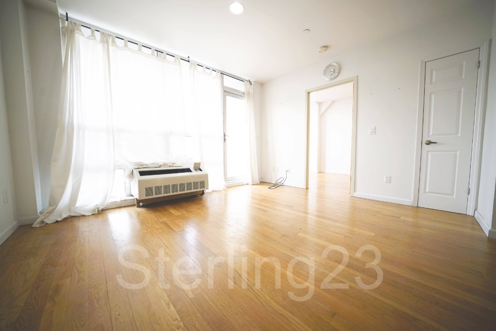 25-15 Crescent Street - Photo 1