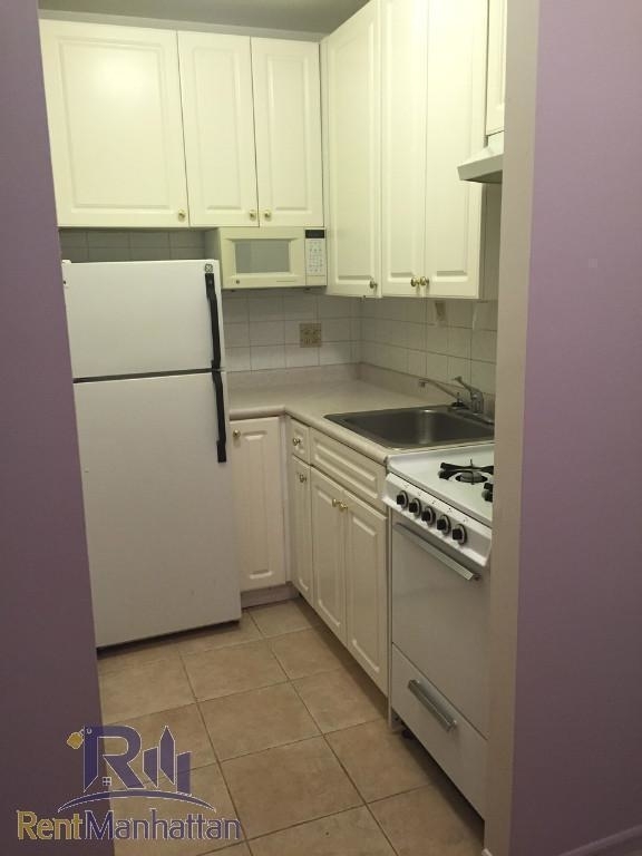 156 East 30th Street - Photo 2