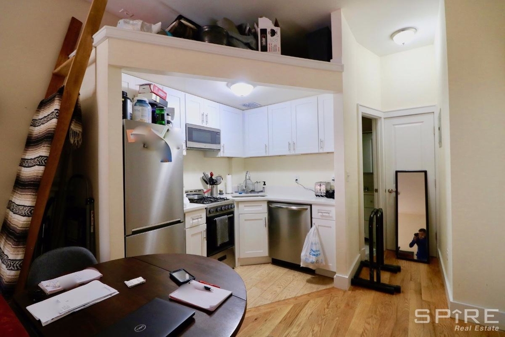 338 West 47th Street - Photo 5