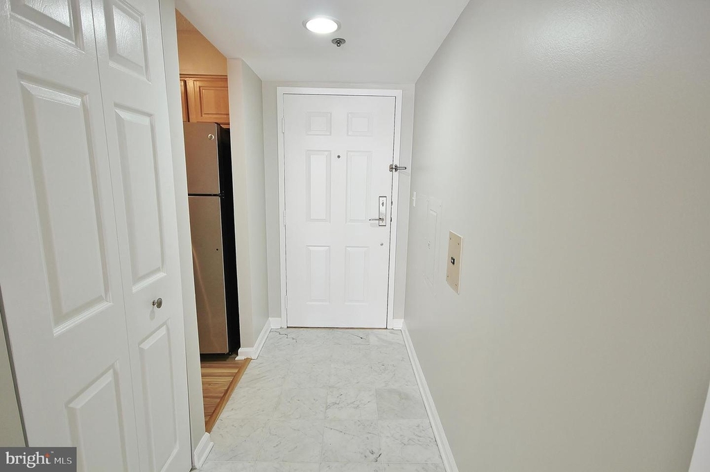 1200 Braddock Pl #204 - Photo 3