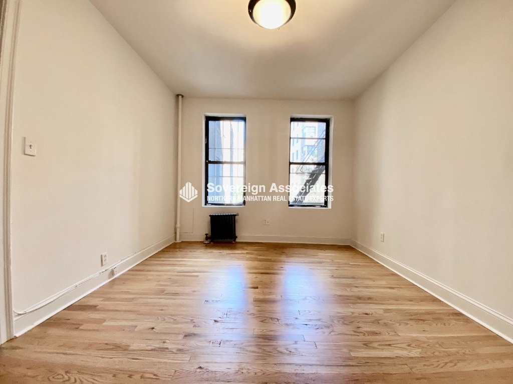 282 Cabrini Boulevard - Photo 2